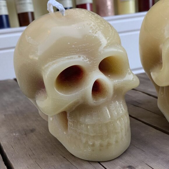 Handmade ✦ Bleeding Skull Candle ✦ Vanilla Cherry Cheesecake Soy Wax Gothic - Picture 8 of 14
